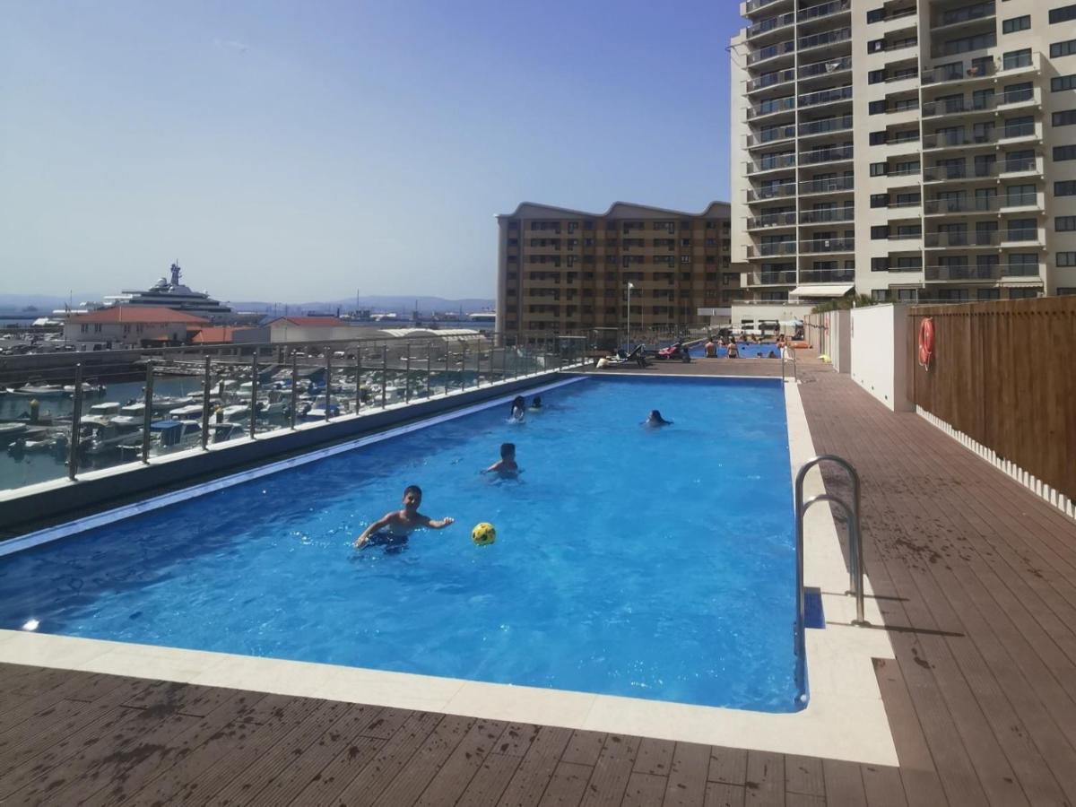 Kings Wharf Quay29 - Large Studio Apartment With 3 Pools - Gym - Rock Views - Holiday And Short Let Apartments In Cebelitarık Dış mekan fotoğraf