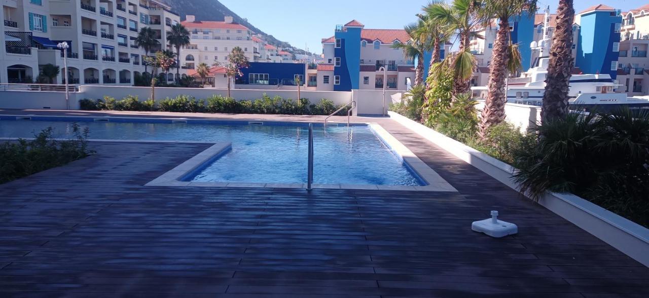 Kings Wharf Quay29 - Large Studio Apartment With 3 Pools - Gym - Rock Views - Holiday And Short Let Apartments In Cebelitarık Dış mekan fotoğraf