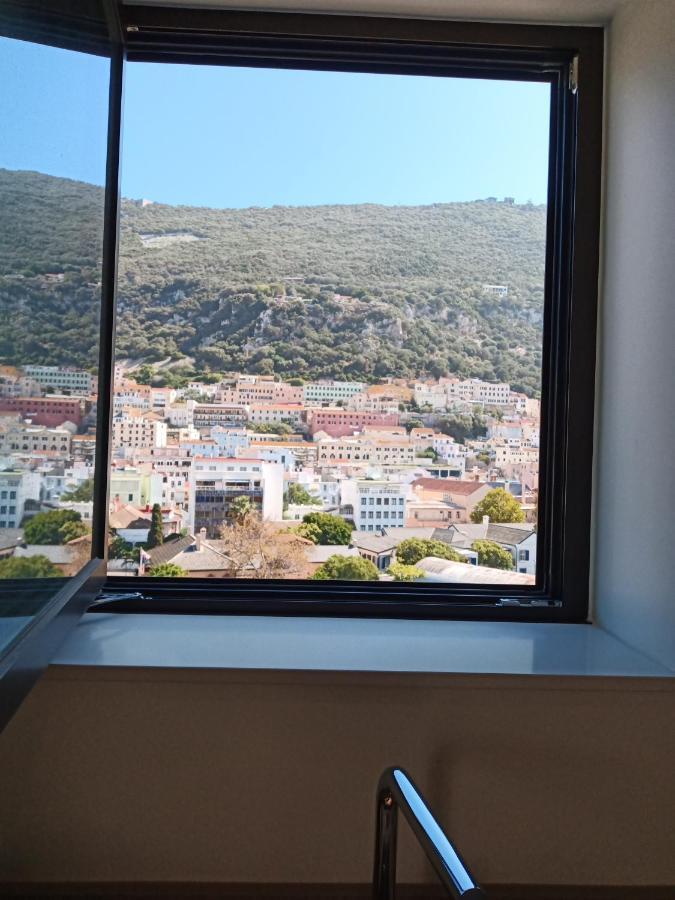 Kings Wharf Quay29 - Large Studio Apartment With 3 Pools - Gym - Rock Views - Holiday And Short Let Apartments In Cebelitarık Dış mekan fotoğraf