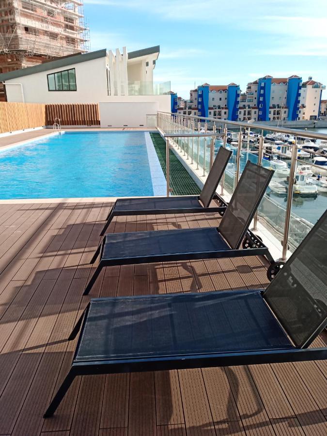 Kings Wharf Quay29 - Large Studio Apartment With 3 Pools - Gym - Rock Views - Holiday And Short Let Apartments In Cebelitarık Dış mekan fotoğraf