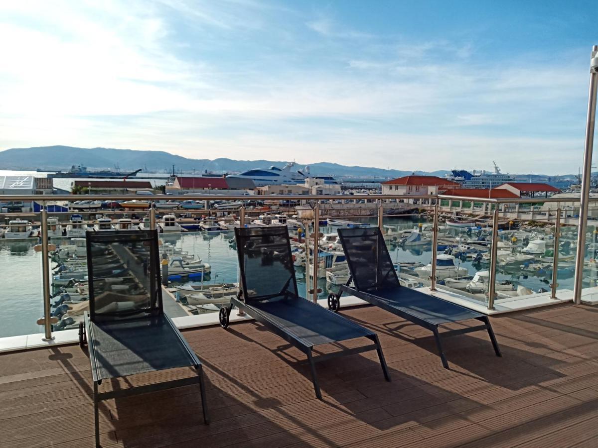 Kings Wharf Quay29 - Large Studio Apartment With 3 Pools - Gym - Rock Views - Holiday And Short Let Apartments In Cebelitarık Dış mekan fotoğraf
