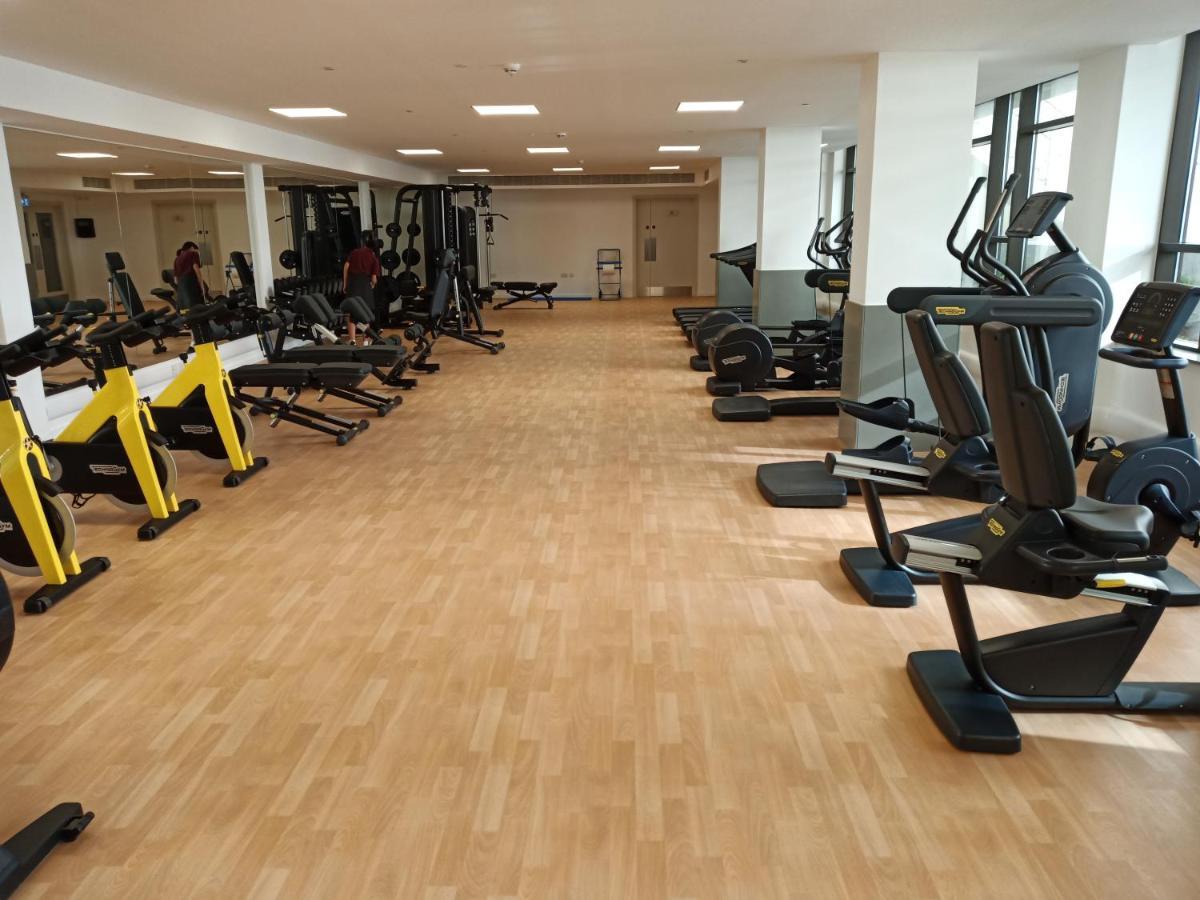 Kings Wharf Quay29 - Large Studio Apartment With 3 Pools - Gym - Rock Views - Holiday And Short Let Apartments In Cebelitarık Dış mekan fotoğraf