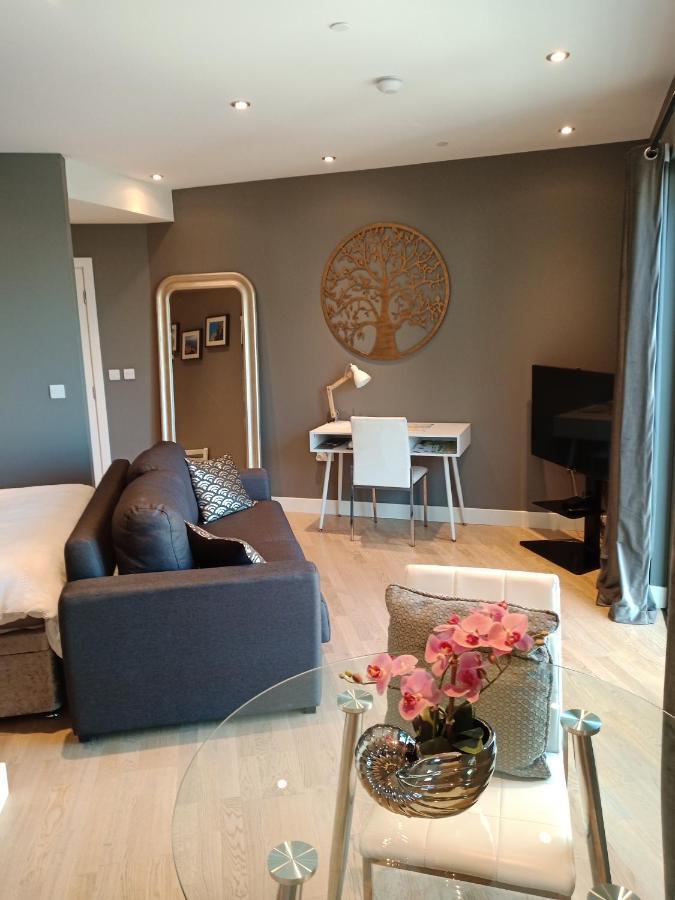 Kings Wharf Quay29 - Large Studio Apartment With 3 Pools - Gym - Rock Views - Holiday And Short Let Apartments In Cebelitarık Dış mekan fotoğraf